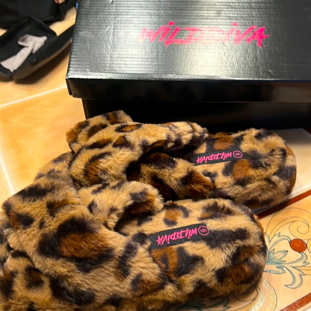 Leopard Print Cross Cross Slippers